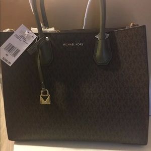 Michael Kors Mercer large